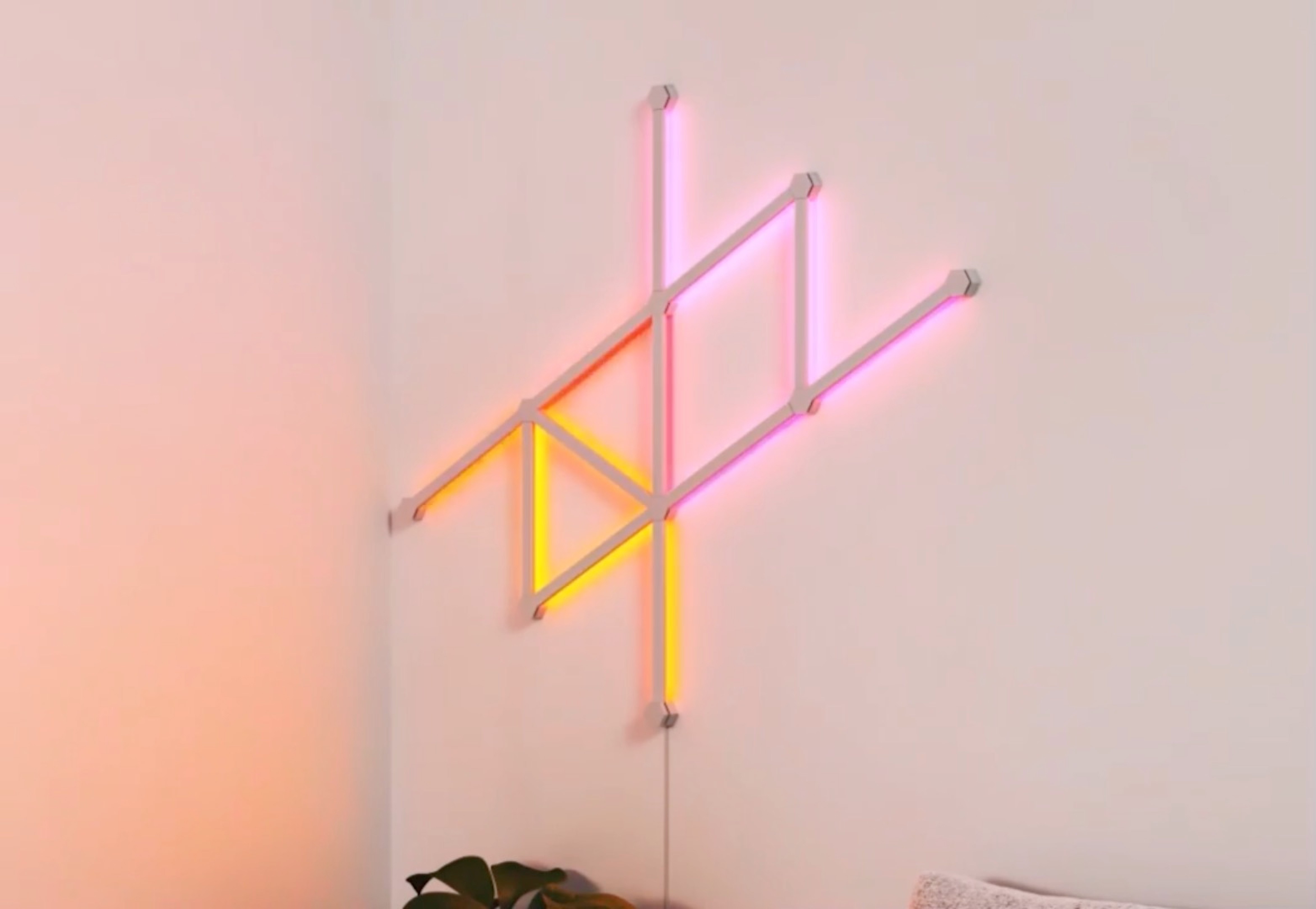 Nanoleaf Lines 60°および90° | 色の変わる組み立て式スマートLED